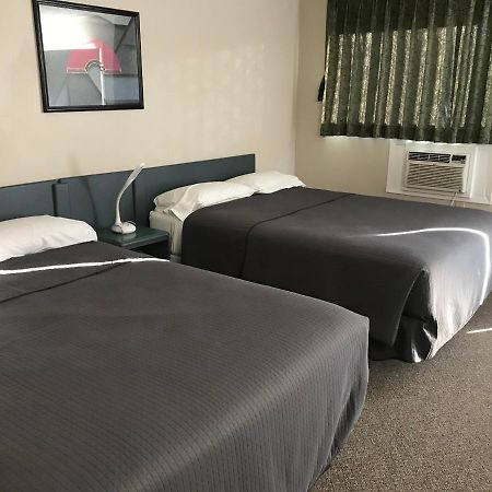 Plains Motor Inn Stettler Kültér fotó