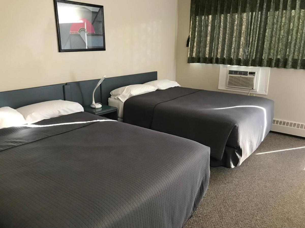 Plains Motor Inn Stettler Kültér fotó